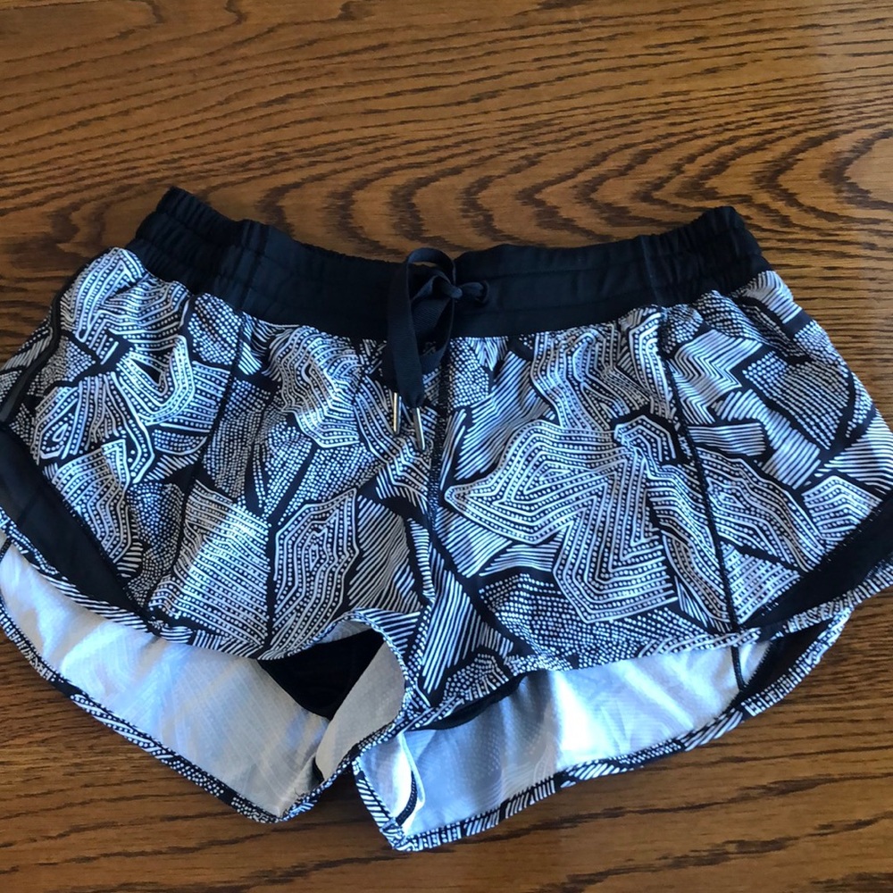 Lululemon shorts size 8